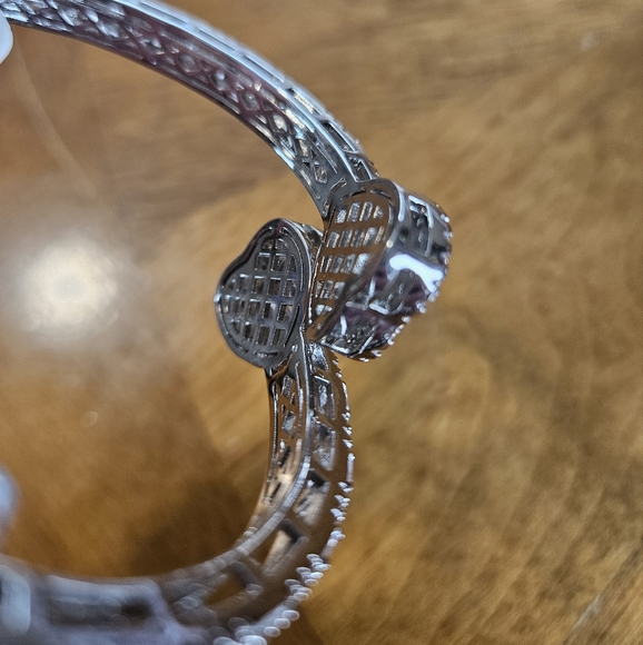 Heart cubic zirconia bangle - Picture 7 of 12